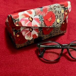 Foldable GUESS trifold Glasses Case